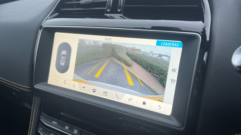 Jaguar F-Pace 3.0d V6 300 Sport 5dr Auto AWD Diesel Estate